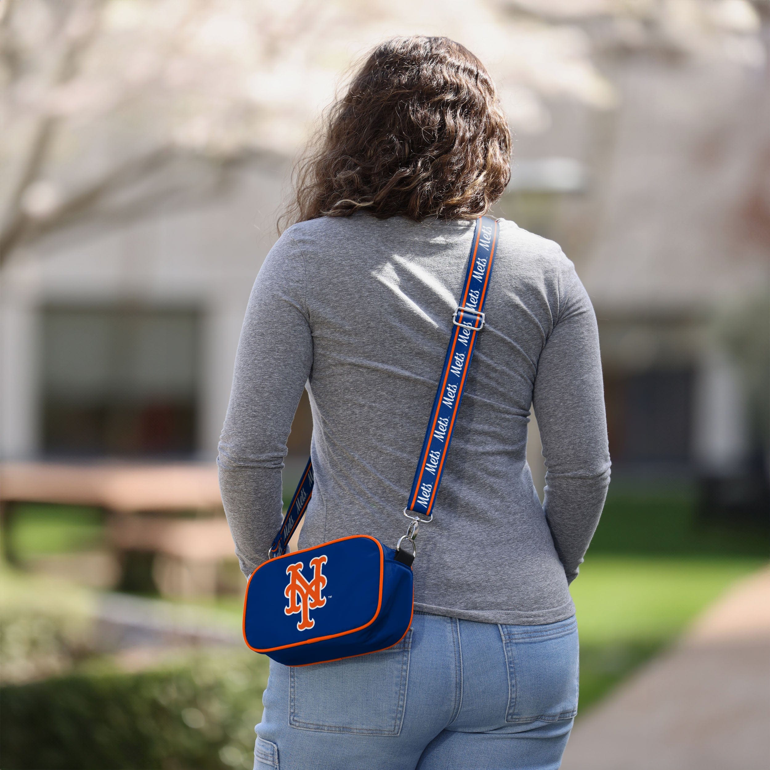 New York Mets Team Logo Crossbody Bag 3 New York Mets Team Logo Crossbody Bag