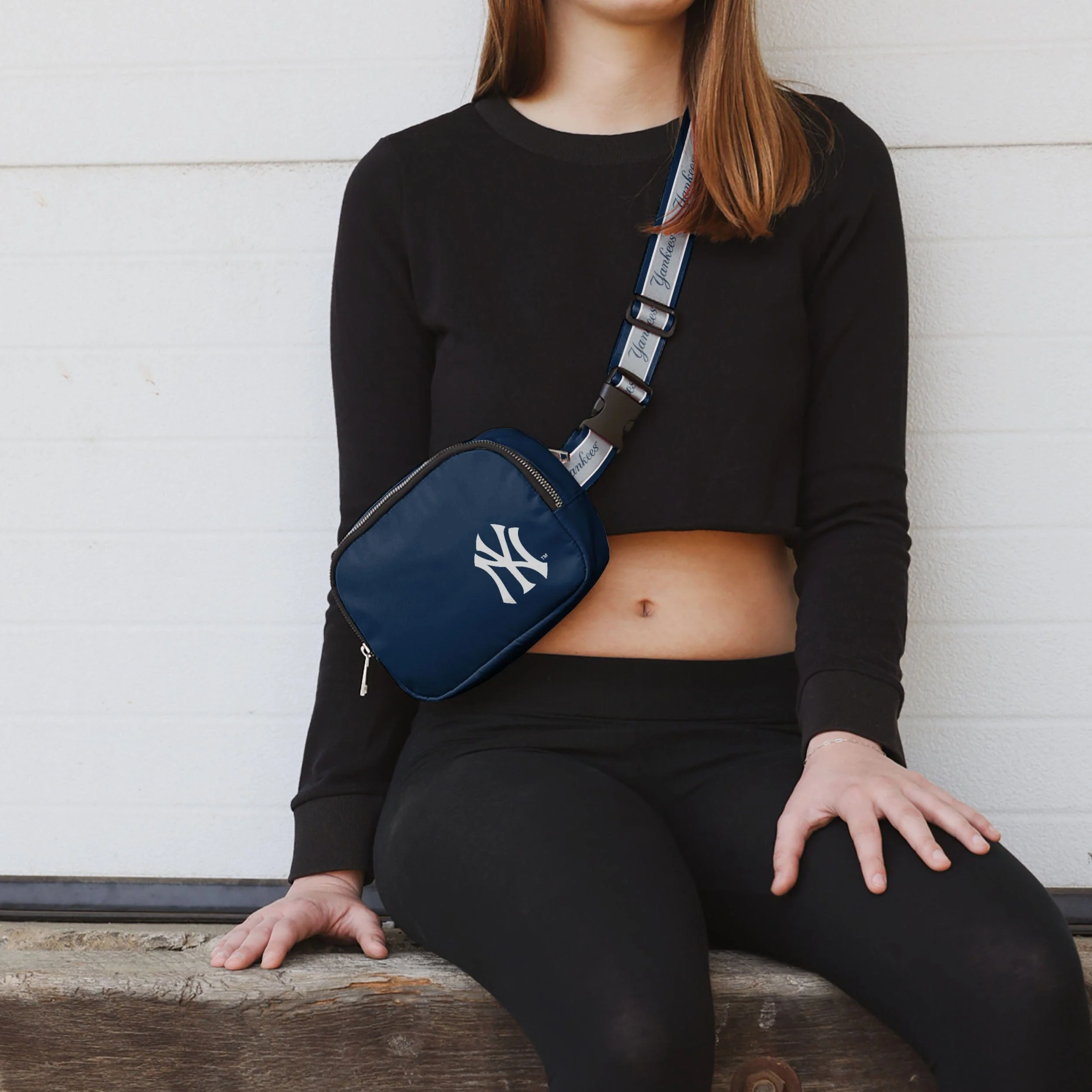 New York Yankees Team Wordmark Crossbody Belt Bag 3 New York Yankees Team Wordmark Crossbody Belt Bag