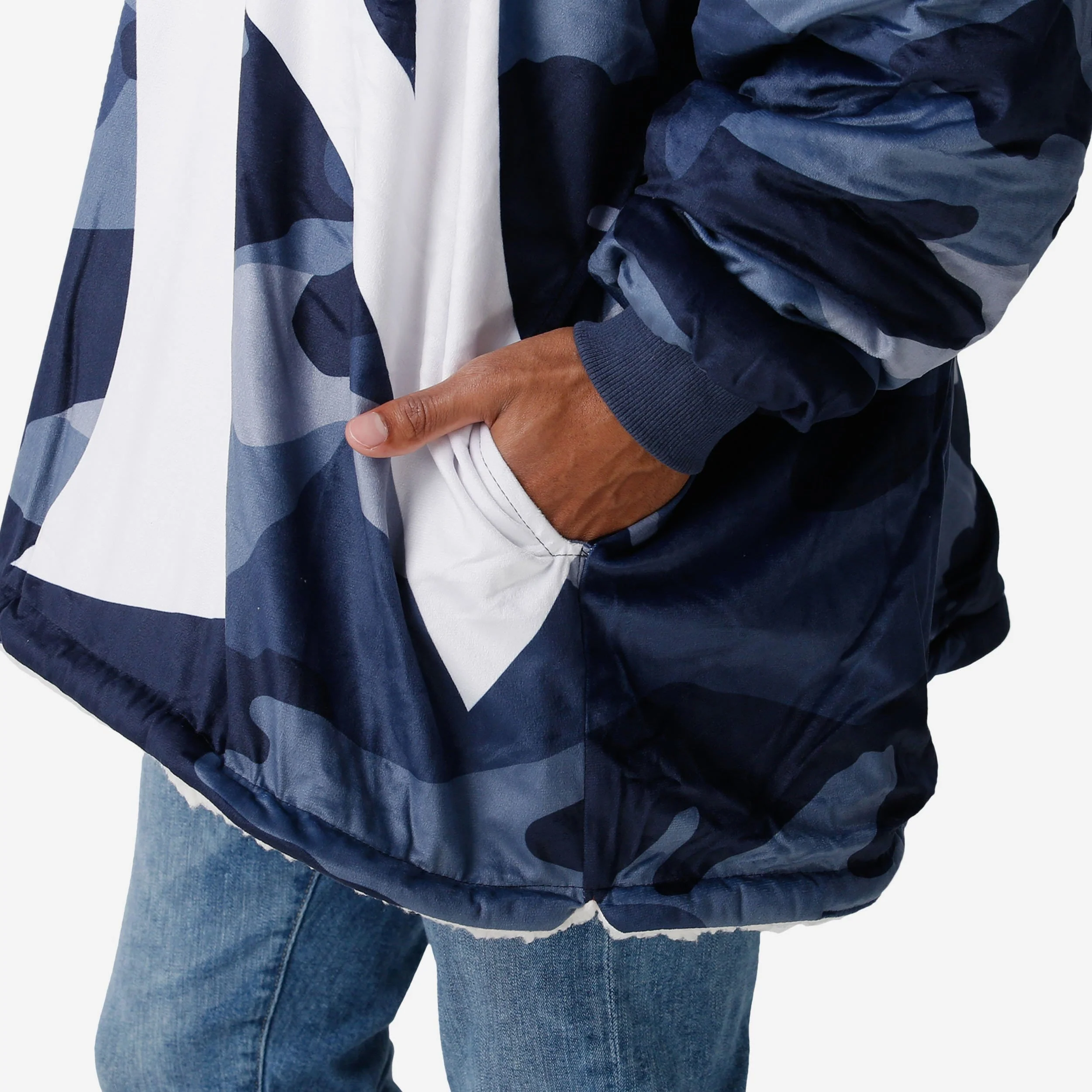 New York Yankees Reversible Team Color Camo Hoodeez 5 New York Yankees Reversible Team Color Camo Hoodeez