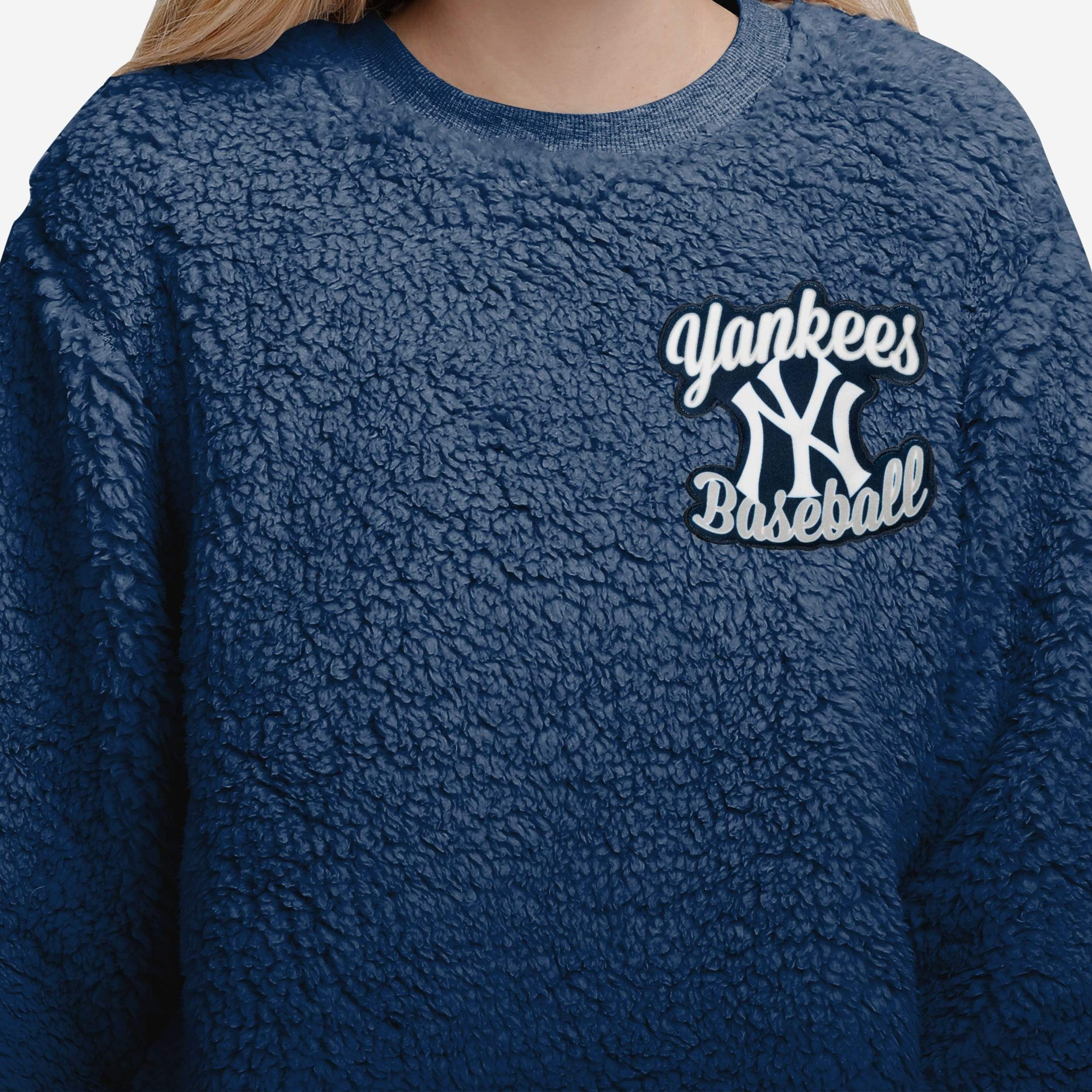 New York Yankees Womens Sherpa Lounge Set 3 New York Yankees Womens Sherpa Lounge Set