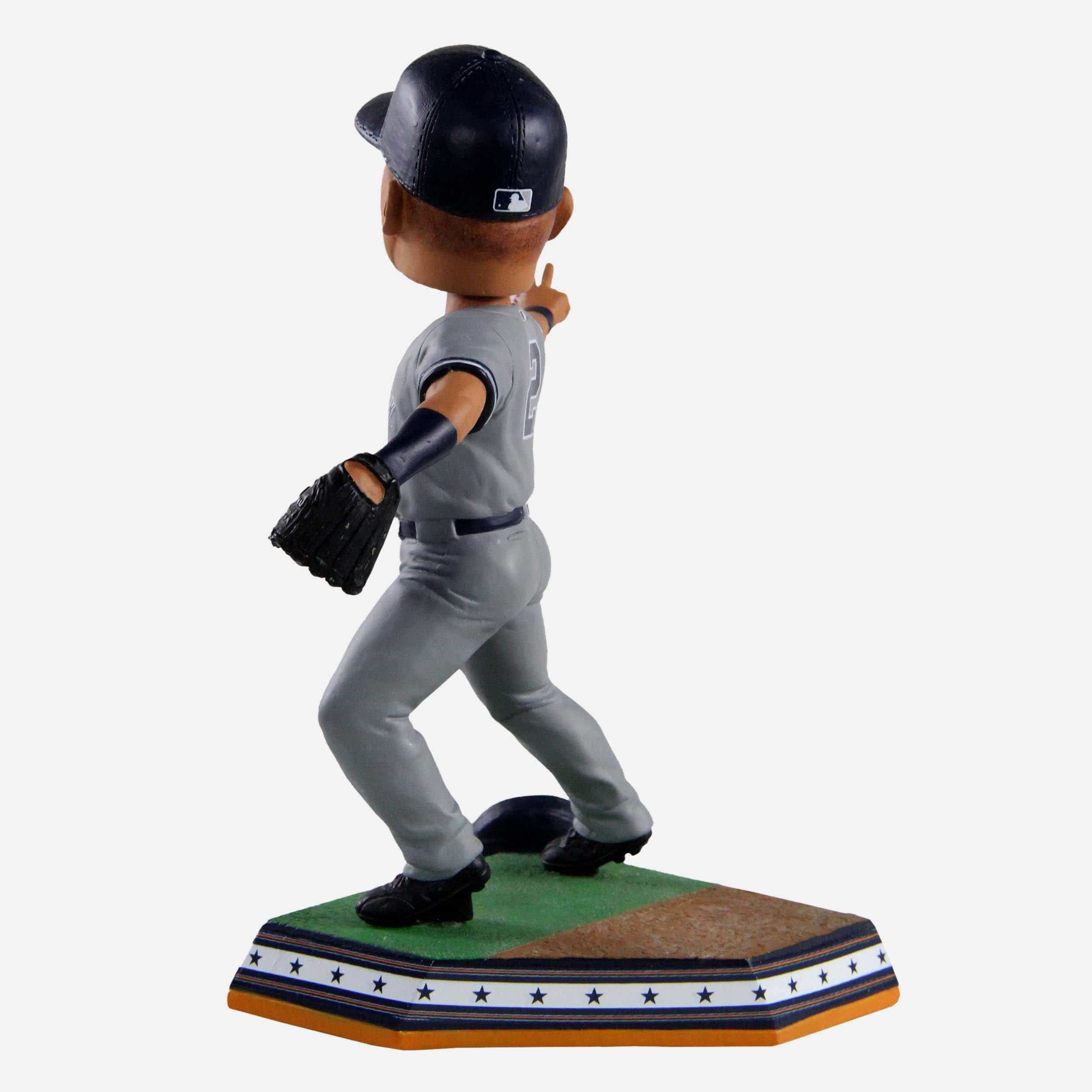 Derek Jeter New York Yankees The Flip Bobblehead 5 Derek Jeter New York Yankees The Flip Bobblehead