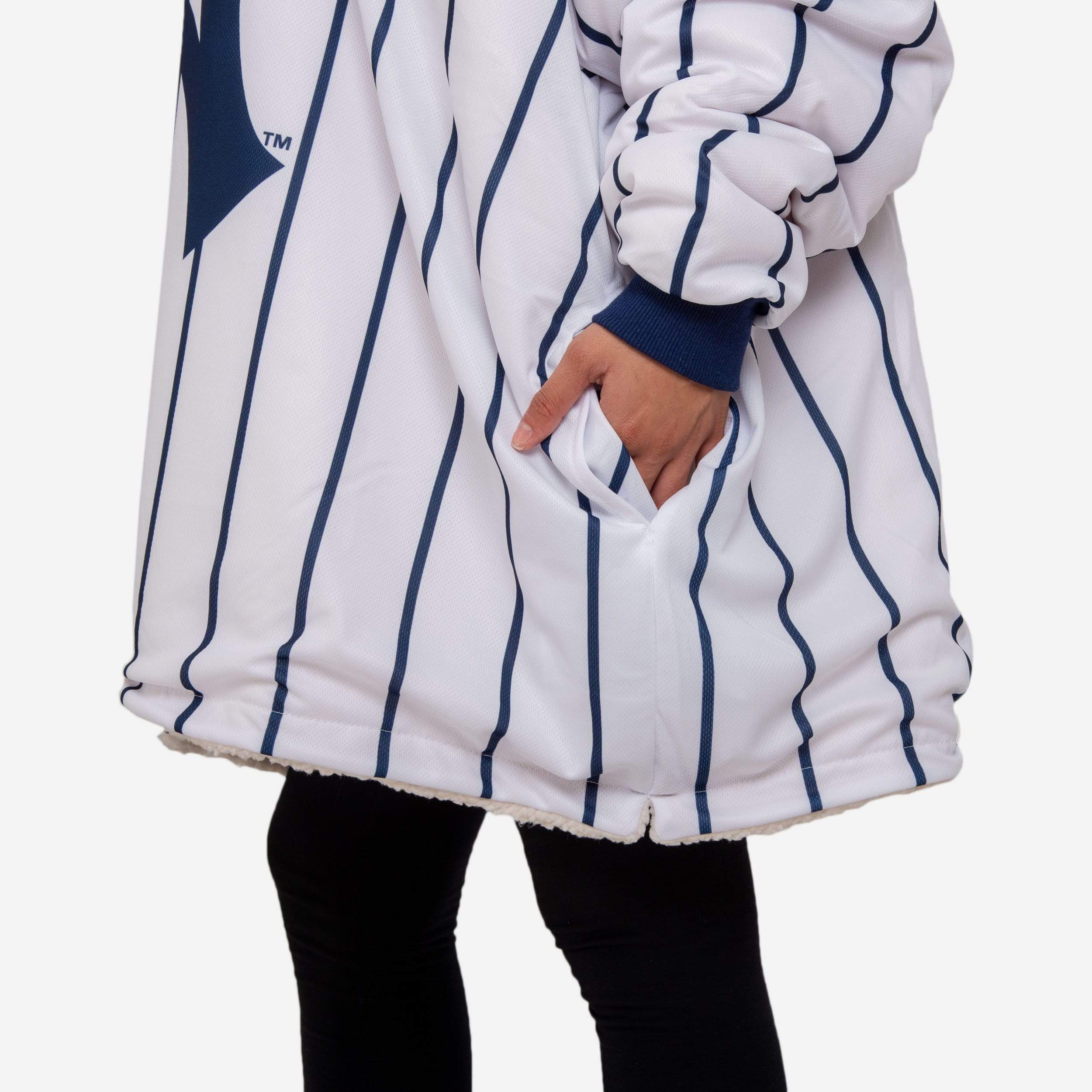 New York Yankees Reversible Gameday Hoodeez 5 New York Yankees Reversible Gameday Hoodeez